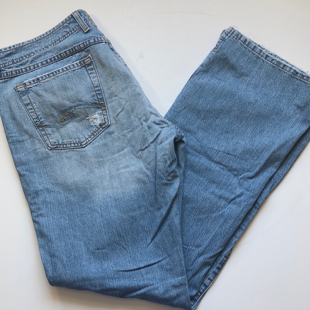 LUCKY BRAND Wonder Fit Custom Distressed Jeans - Picture 2 of 15